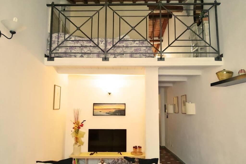Santa Maria Novella Station Florentine Apartment ฟลอเรนซ์ ภายนอก รูปภาพ