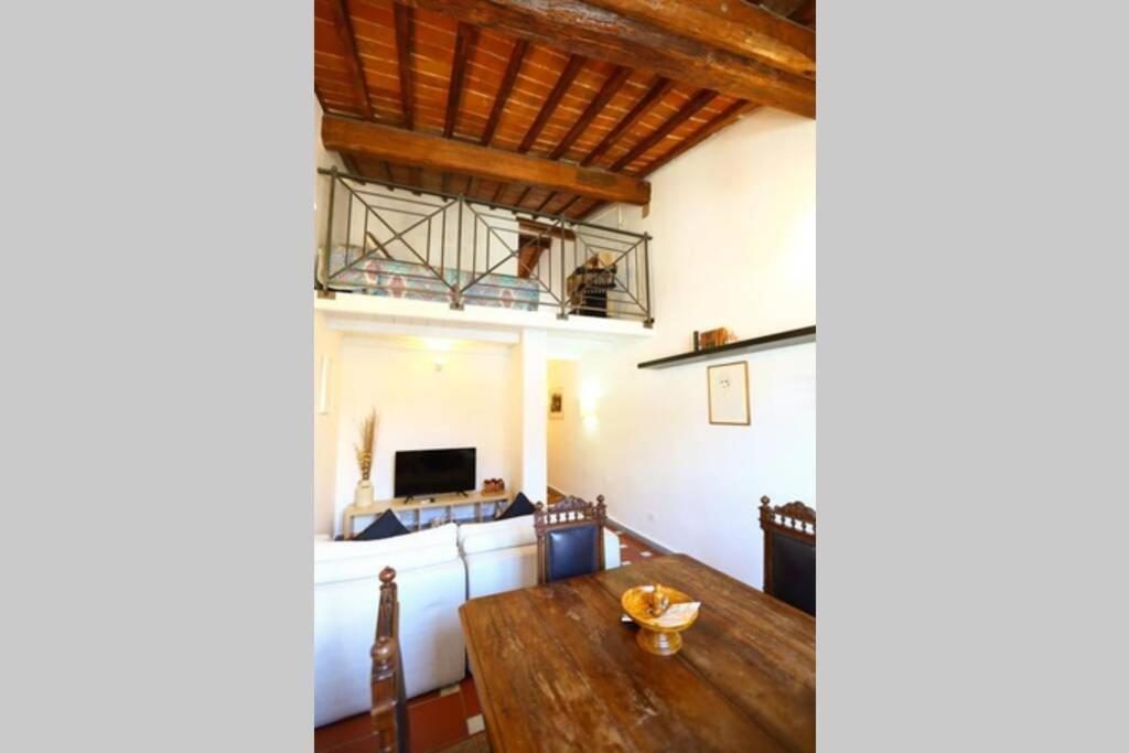 Santa Maria Novella Station Florentine Apartment ฟลอเรนซ์ ภายนอก รูปภาพ